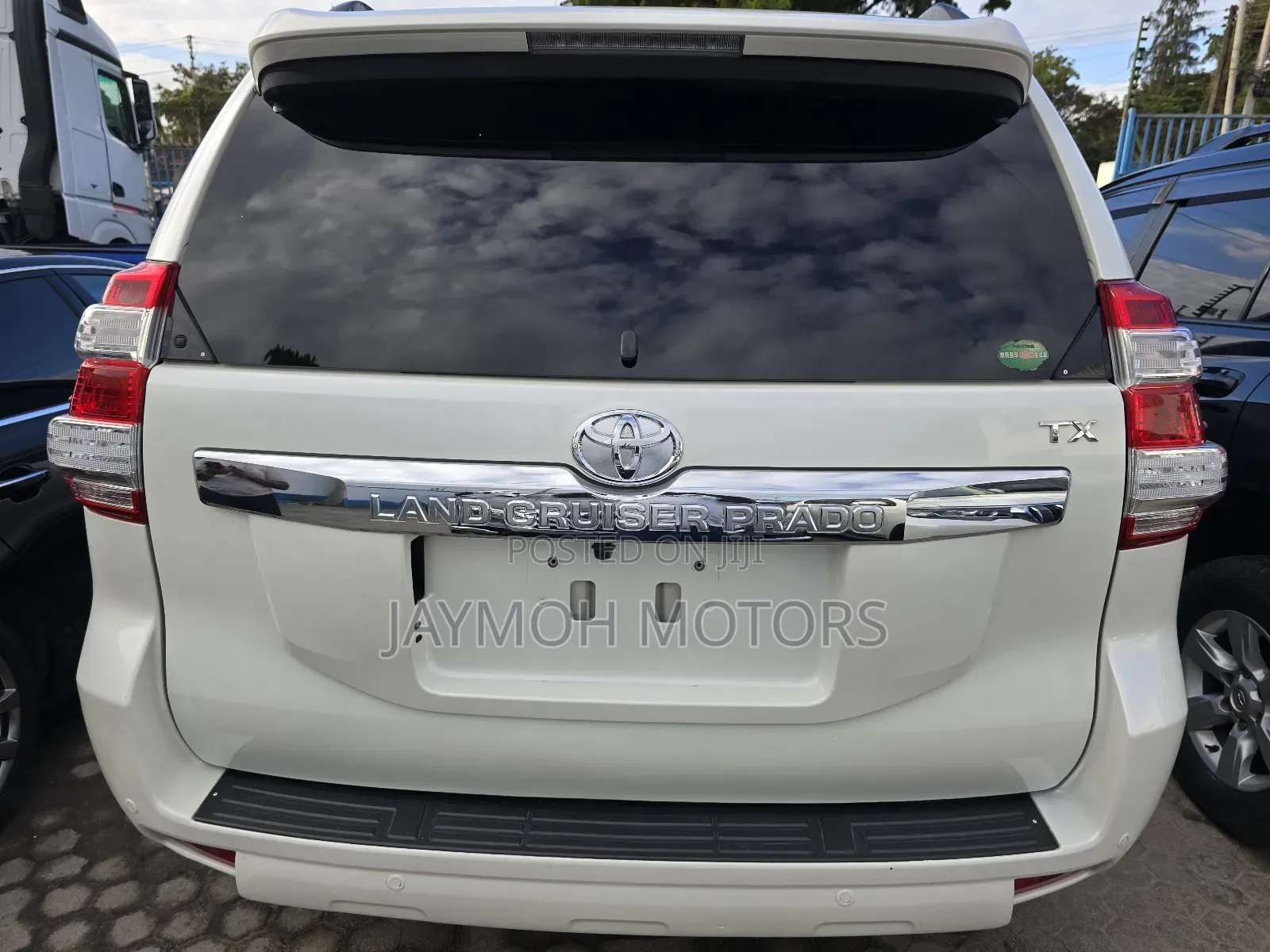 Toyota Land Cruiser Prado 2017 White
