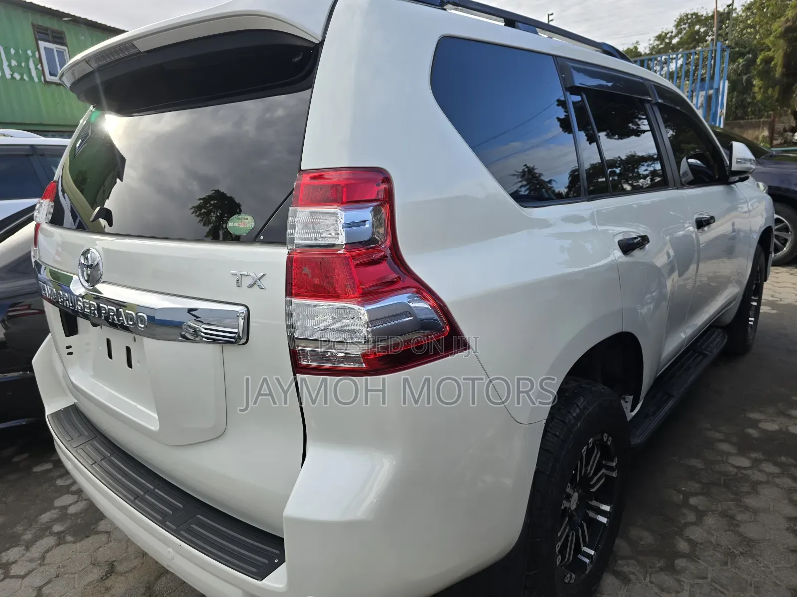 Toyota Land Cruiser Prado 2017 White