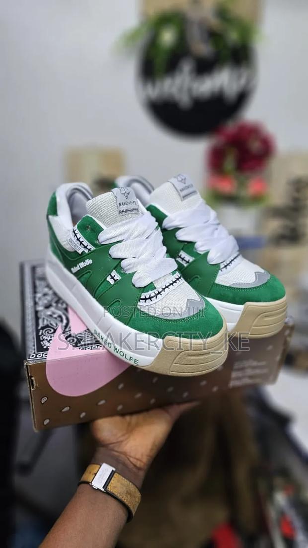 Naked Wolfe - thumbnail 6