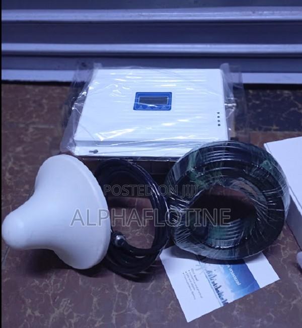 Quadband Mobile Network Signal Booster - main view