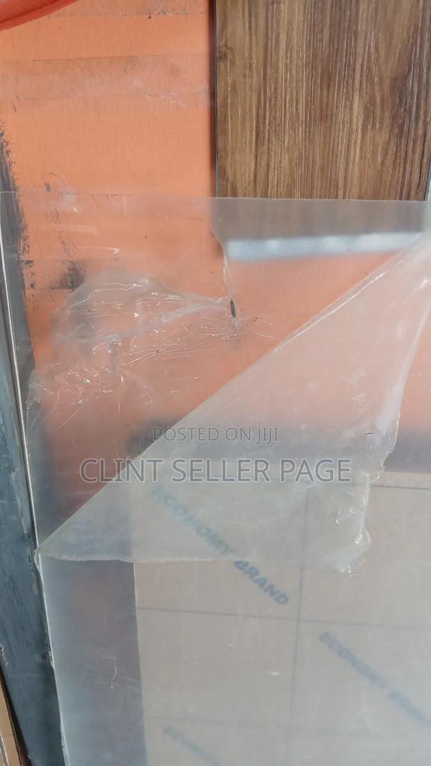 Acrylic Pexiglass (Perspex) 2mm - thumbnail 3