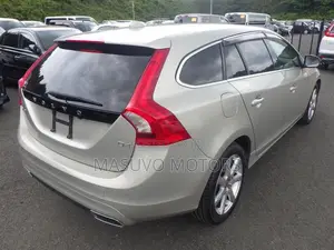 Volvo V60 2018 Beige