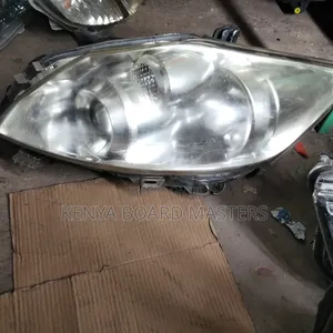 Toyota Auris 2010 Non Zenon Headlight