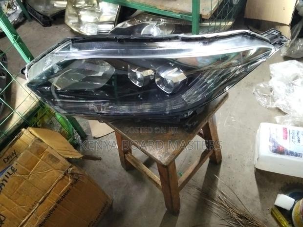 Honda Vezel Honda Vezzel 2012-2015 Zenon Headlight