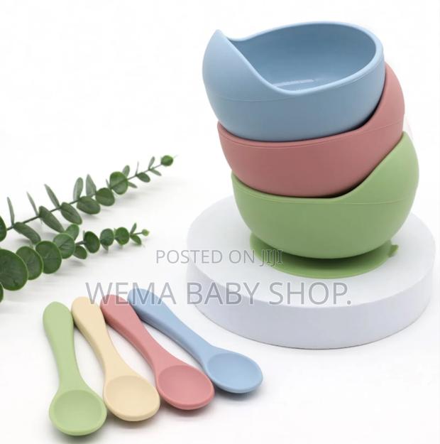 Baby Silicone Bowl With Matching Spoon - thumbnail 3