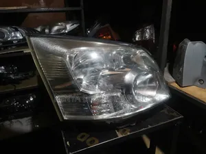 Toyota Noah 2006-2008 Zenon Headlight