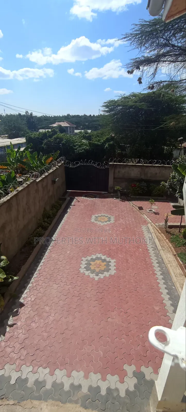 5bdrm Maisonette in Kandisi for sale