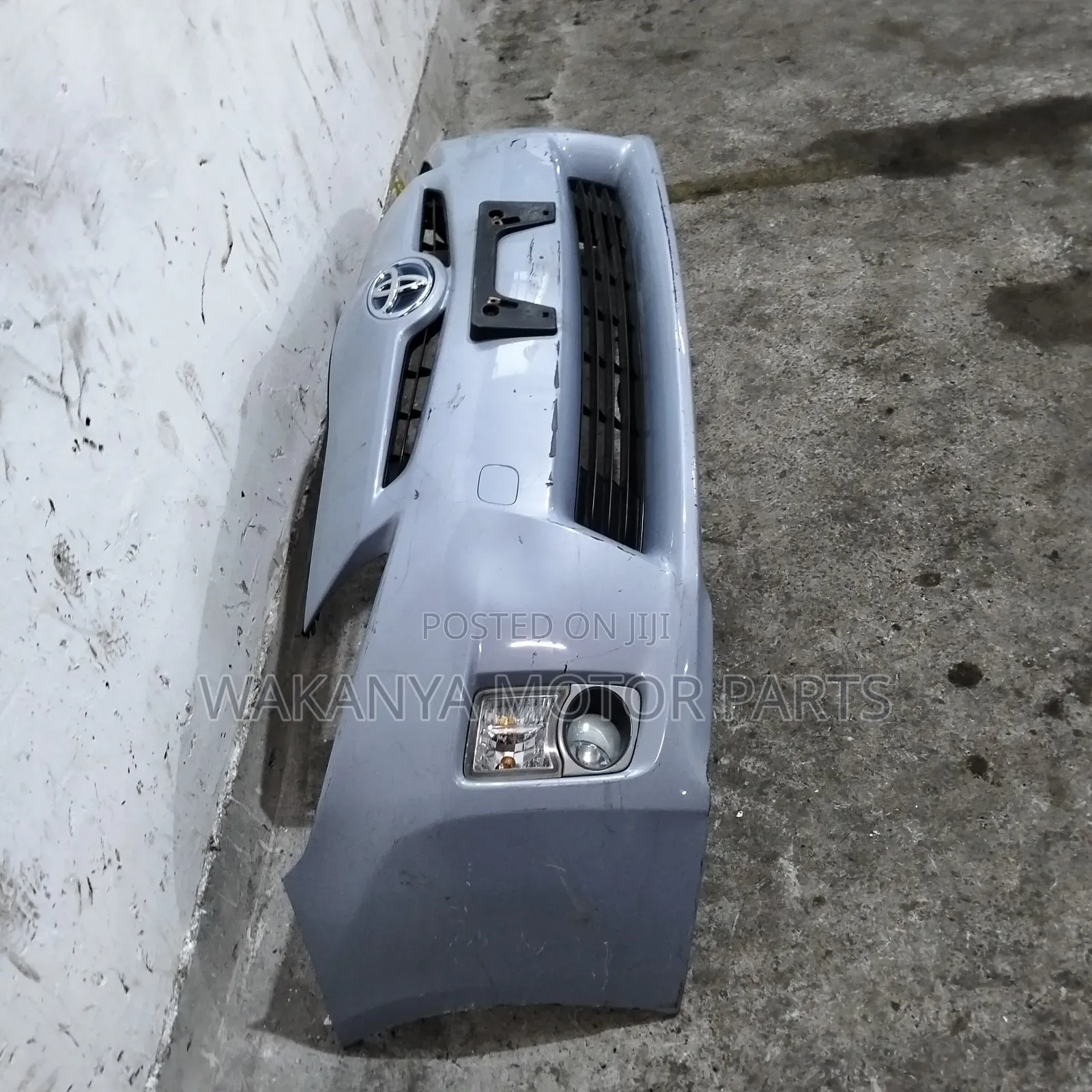 Toyota Prius Model 2011/2012/2014 Front Bumper Complete, Ex Japan
