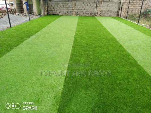 Decorative Grass Rug Perfect for Events and Parties - main view