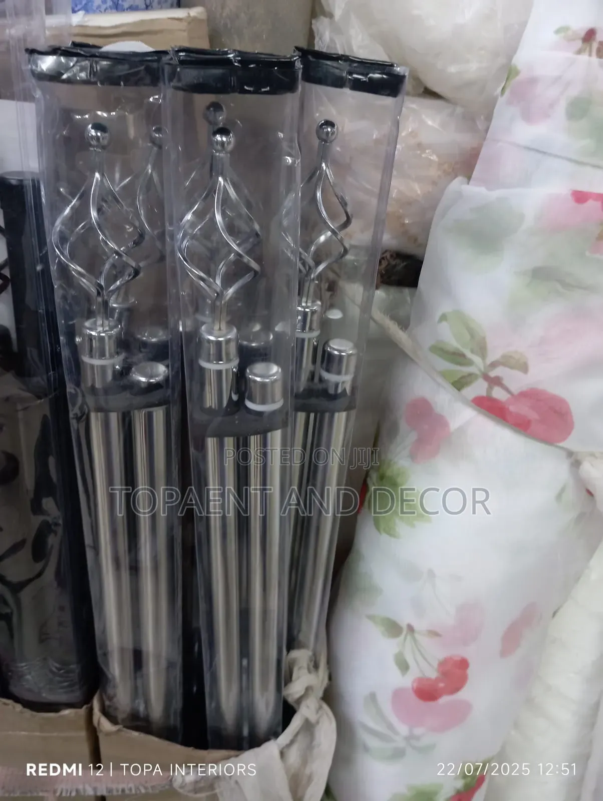 Metal Adjustable Curtain Rod Durable and Rust Resistant