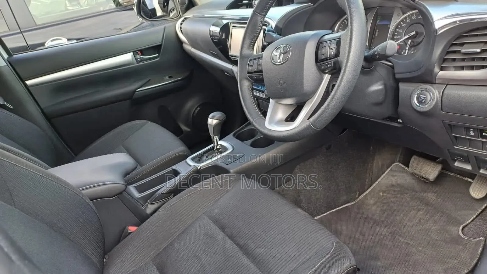 Toyota Hilux Revo Double Cab Deisel 2.4 AWD 2020 White