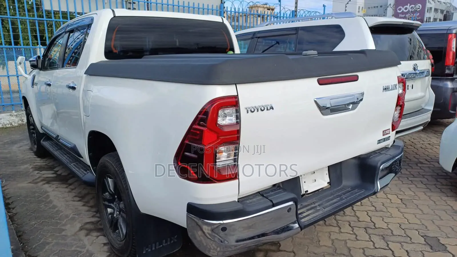 Toyota Hilux Revo Double Cab Deisel 2.4 AWD 2020 White