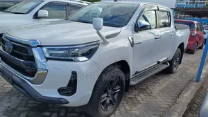 Toyota Hilux Revo Double Cab Deisel 2.4 AWD 2020 White