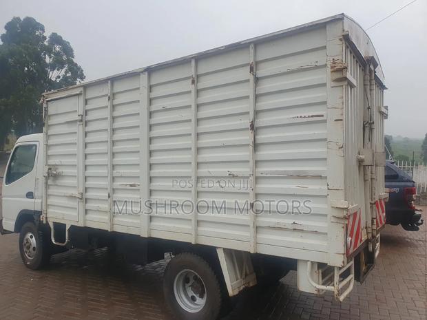 Mitsubishi Canter - thumbnail 4