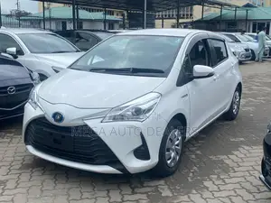 Toyota Vitz 2018 White