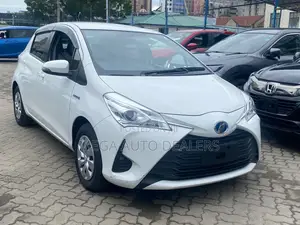 Toyota Vitz 2018 White