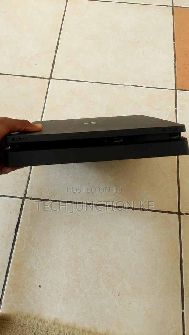 Ps4 Slim 500g Used Console - thumbnail 3