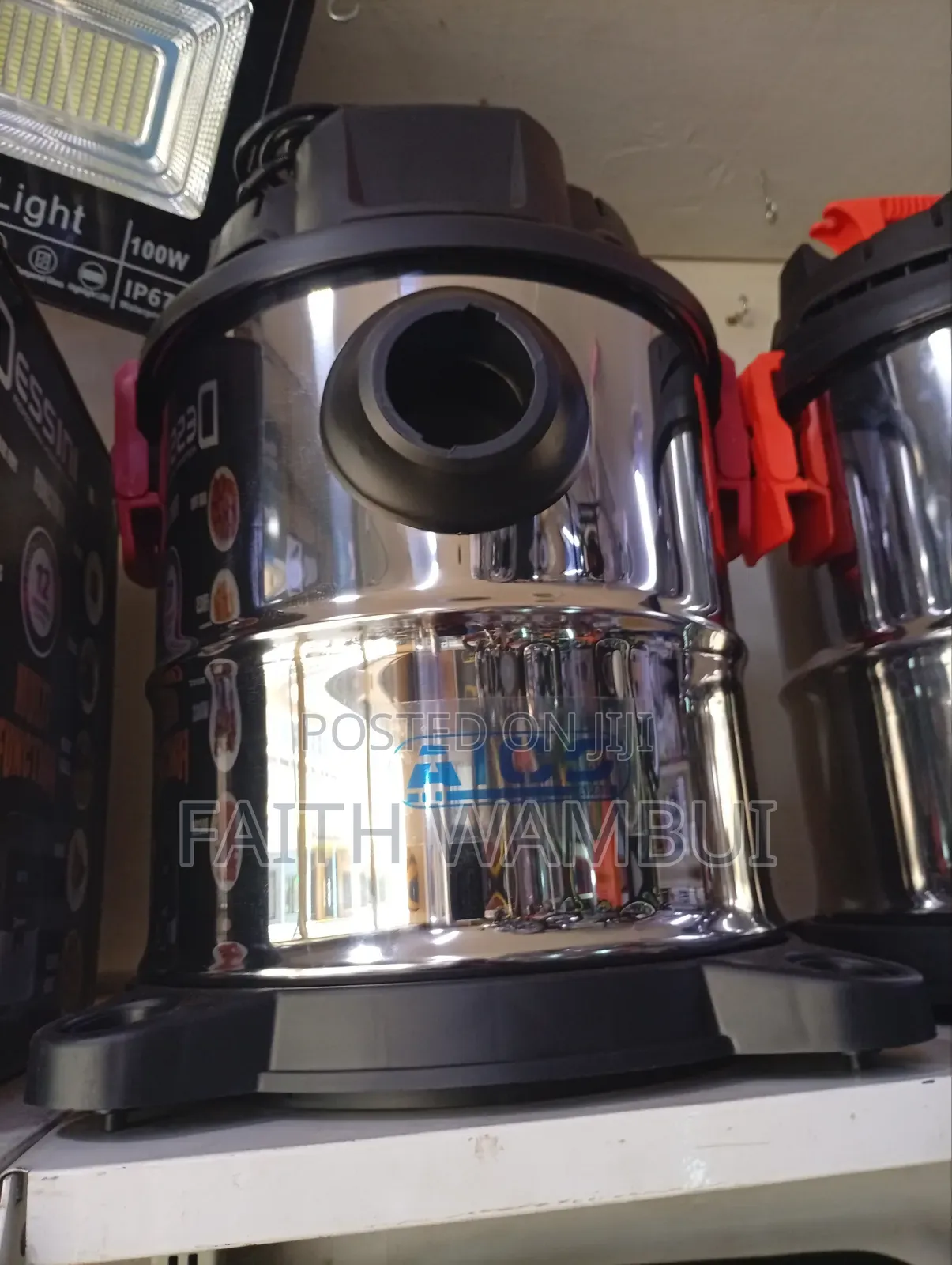 Astramilano Vaccum Cleaner 20 Litres/Vacuum Cleaner