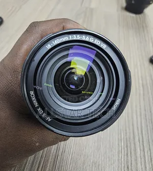 Nikon Af-S Dx Nikkor 18-140mm F/3.5-5.6g Ed Vr
