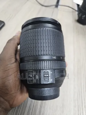 Nikon Af-S Dx Nikkor 18-140mm F/3.5-5.6g Ed Vr