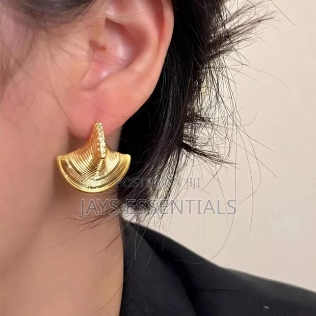 Dainty, Minimalist, Stud Earrings - thumbnail 17