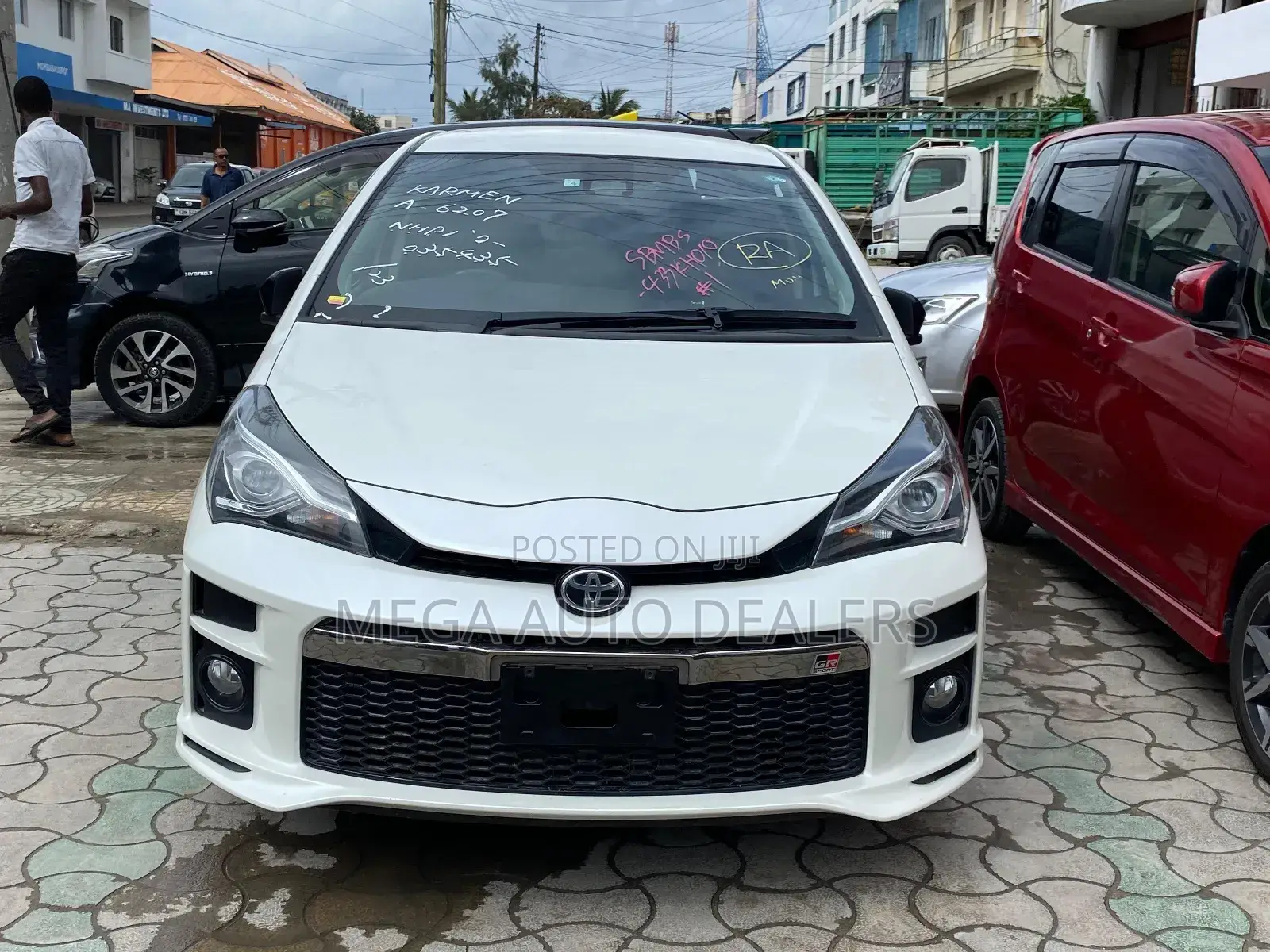 Toyota Vitz 2018 White
