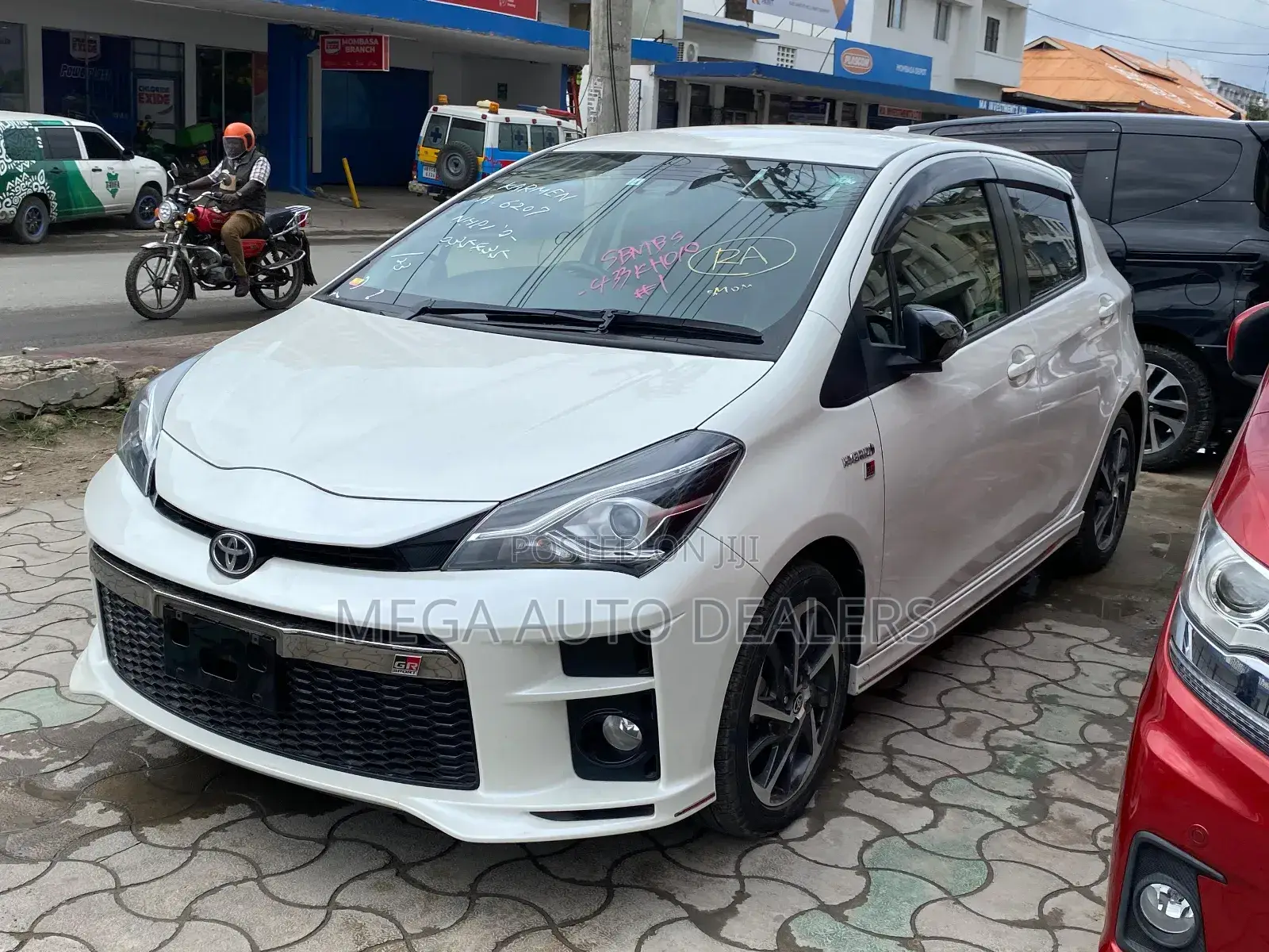Toyota Vitz 2018 White
