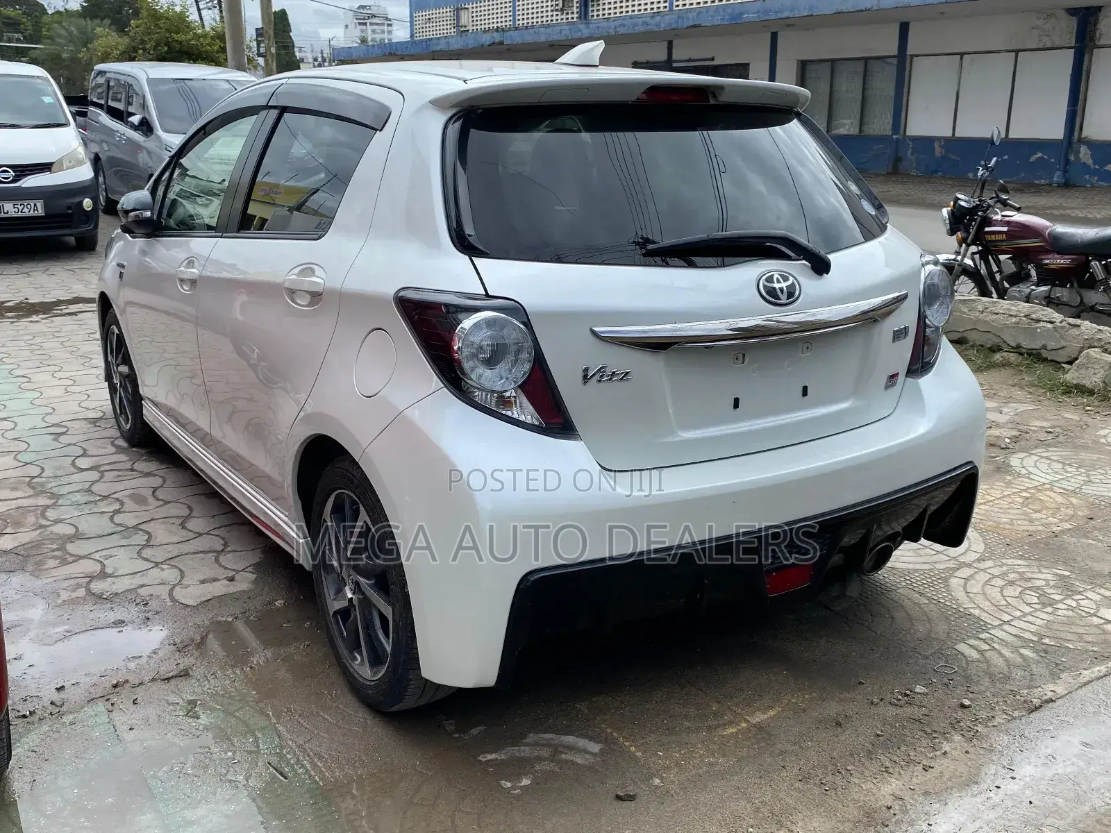 Toyota Vitz 2018 White