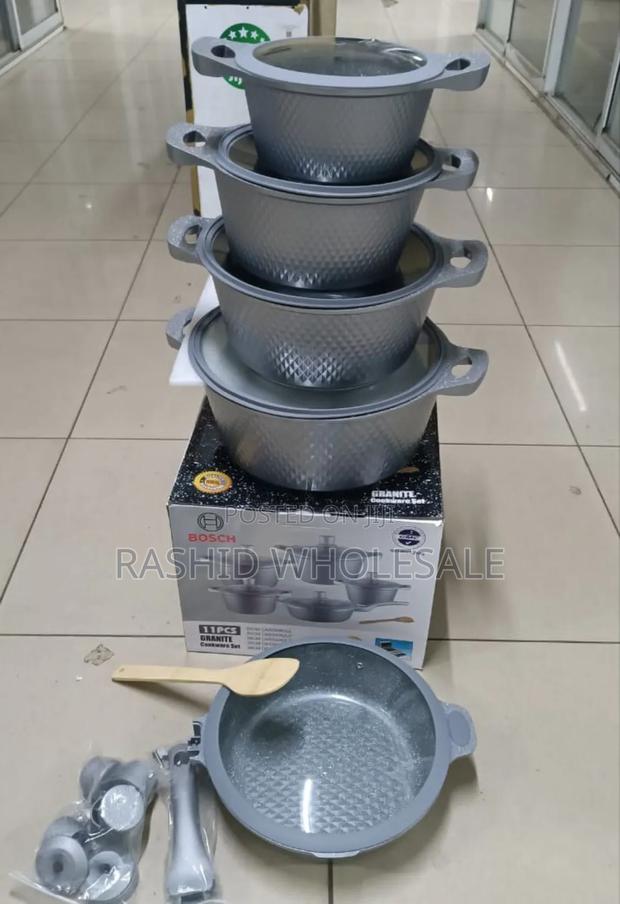 11 Bosch Cooker.,