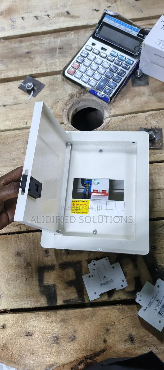 Schneider 4way Consumer Unit - thumbnail 2