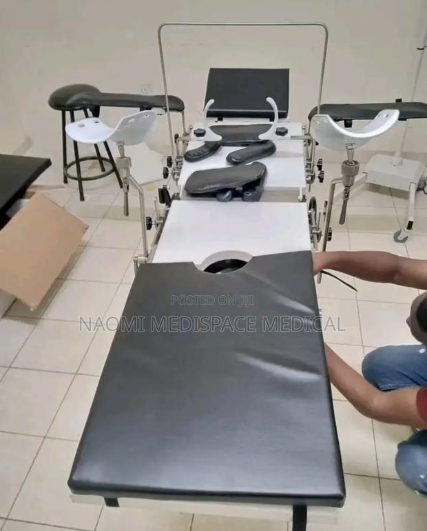 Manual Theatre Table/ Manual Operating Table - thumbnail 2