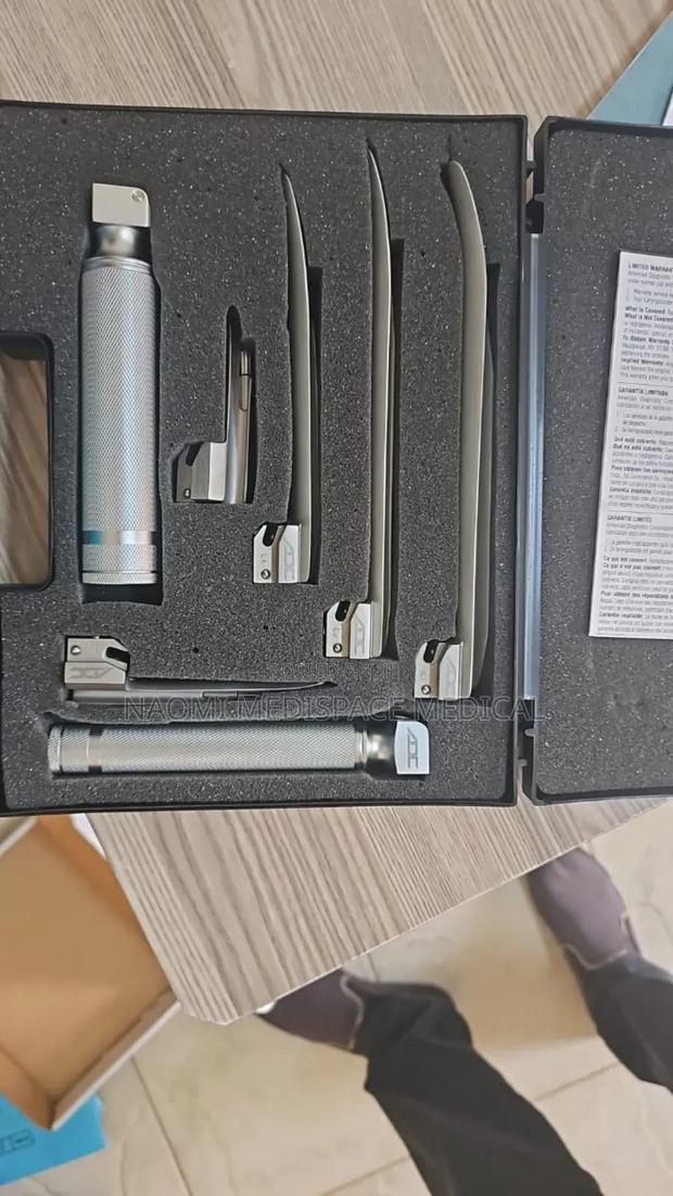 5 Blades Laryngoscope With Straight Blades( Miller Type)