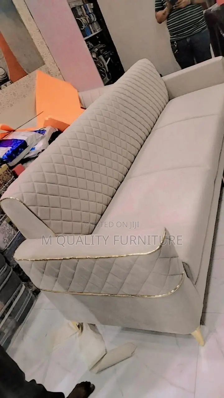 4 Seater Luxury Modernized Sofa