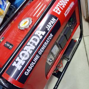 7.5 Honda Generator Machine With Key Start Recoil - main view