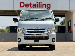Toyota HiAce 2018 Silver
