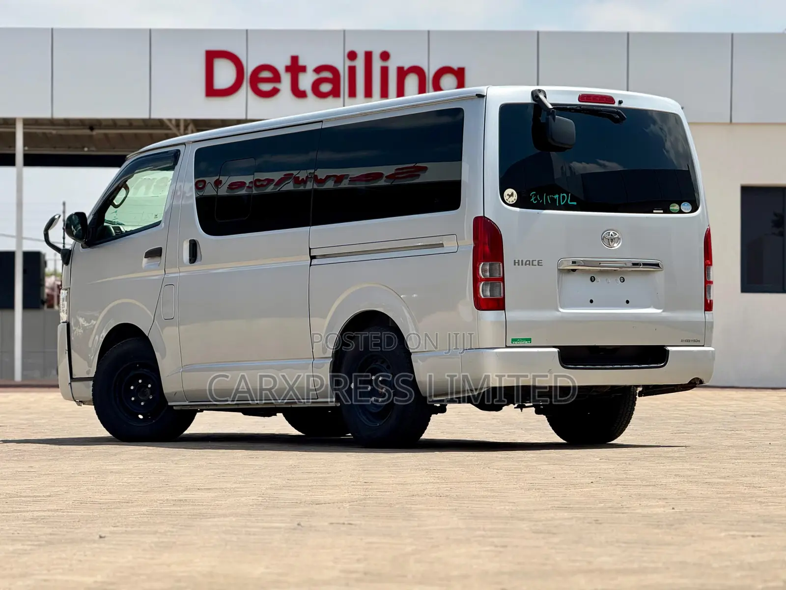 Toyota HiAce 2018 Silver