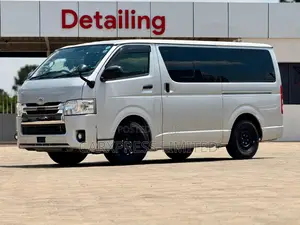 Toyota HiAce 2018 Silver