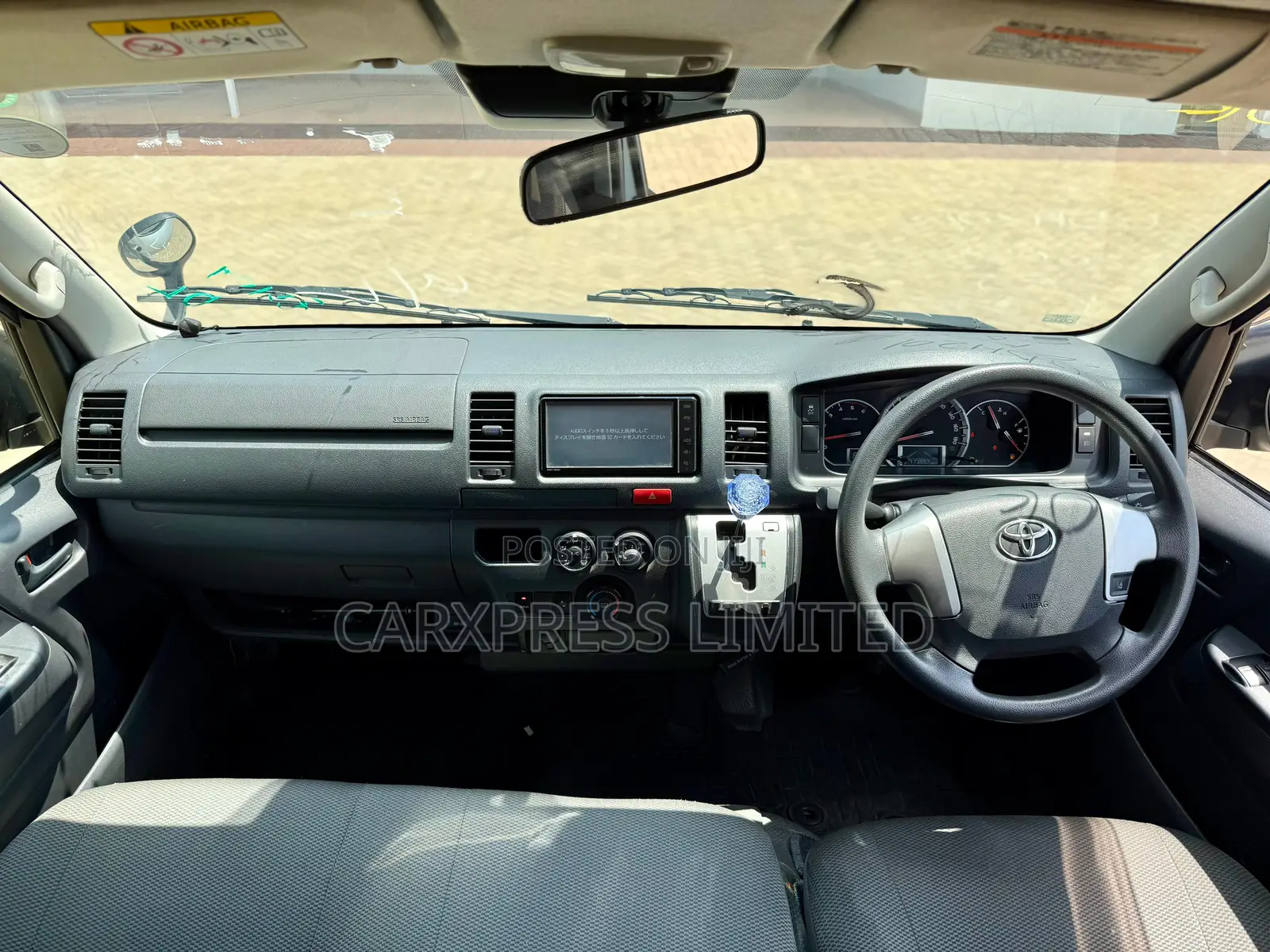 Toyota HiAce 2018 Silver