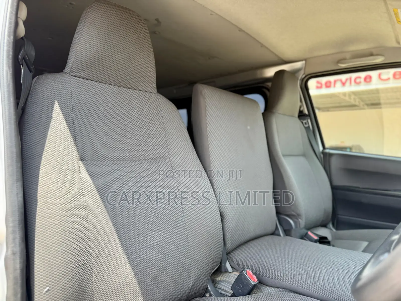 Toyota HiAce 2018 Silver