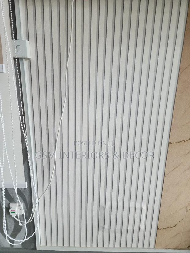 Ash Grey Wallpapers With Fluted Pattern - main view
