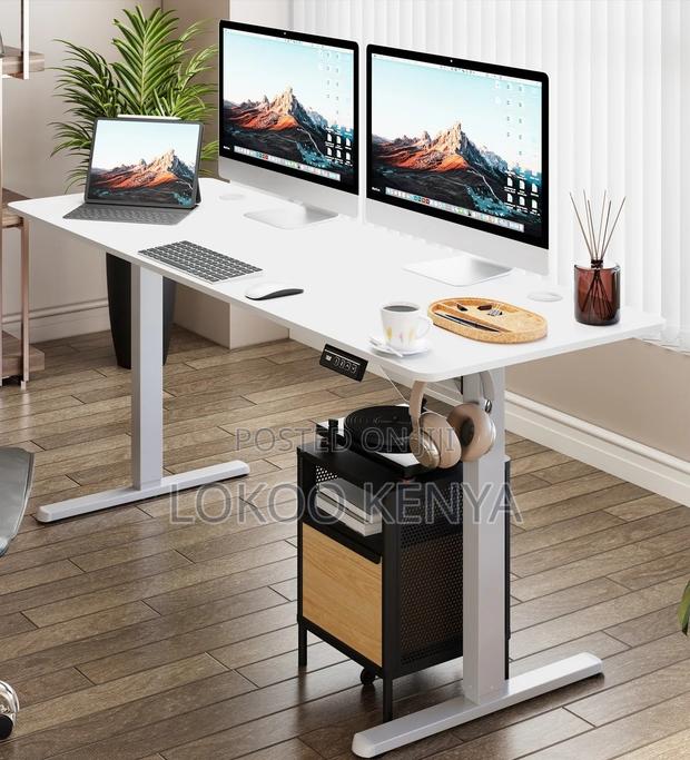 Office Desk : Office Desk With Electric Height Control - thumbnail 3