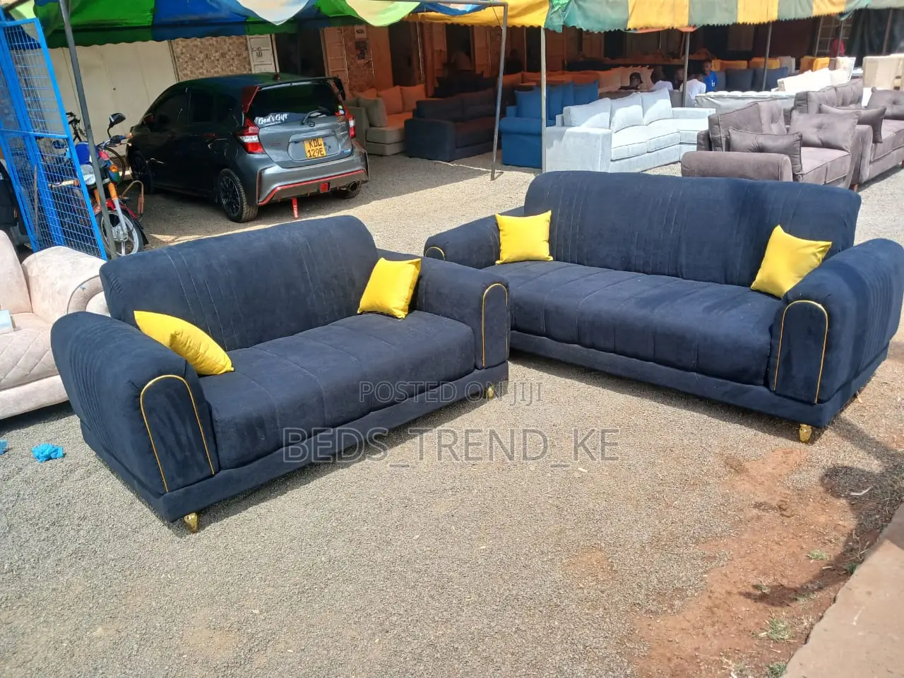 Must-Have 5 Seater Sofa 3,2 + Throw Pillows