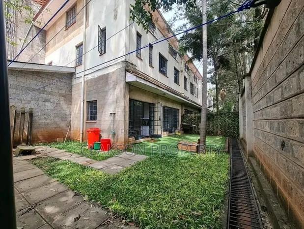 4bdrm Townhouse / Terrace in Kilimani for rent