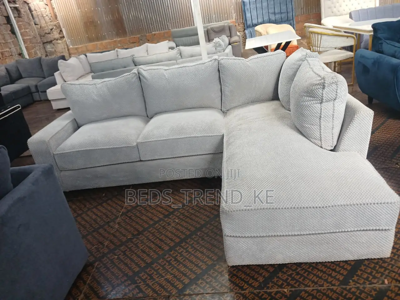 Pretty 6 Seater L Seat