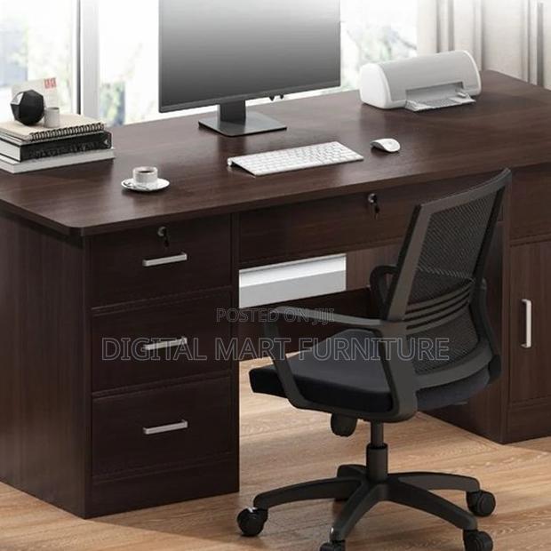 Office Desk: 1.4m Thickened Financial Directors Office Desk