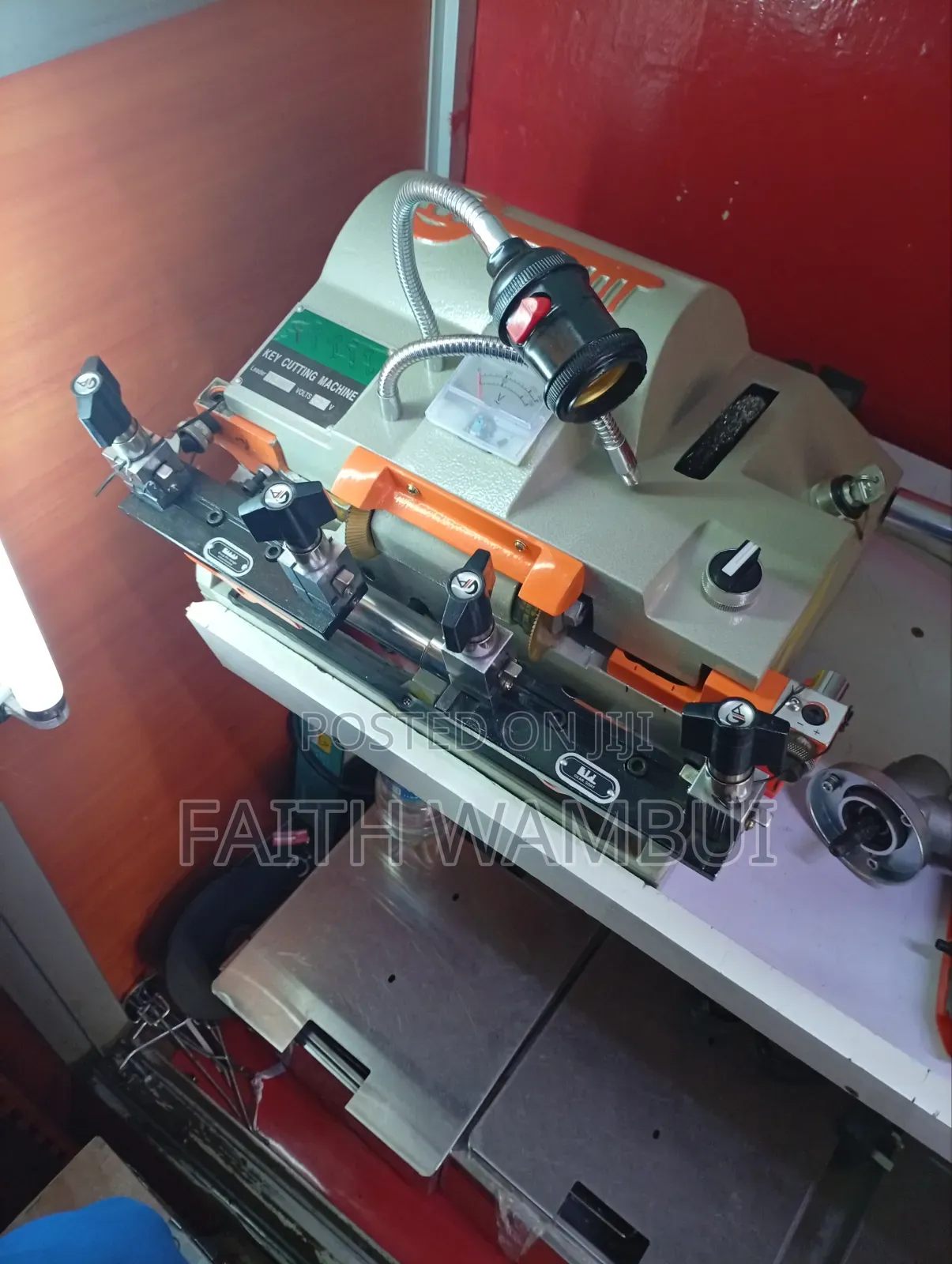 Commercial Key Cutting Machine/All Key Cutting Machine