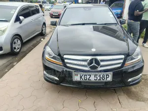 Mercedes-Benz C200 2013 Black