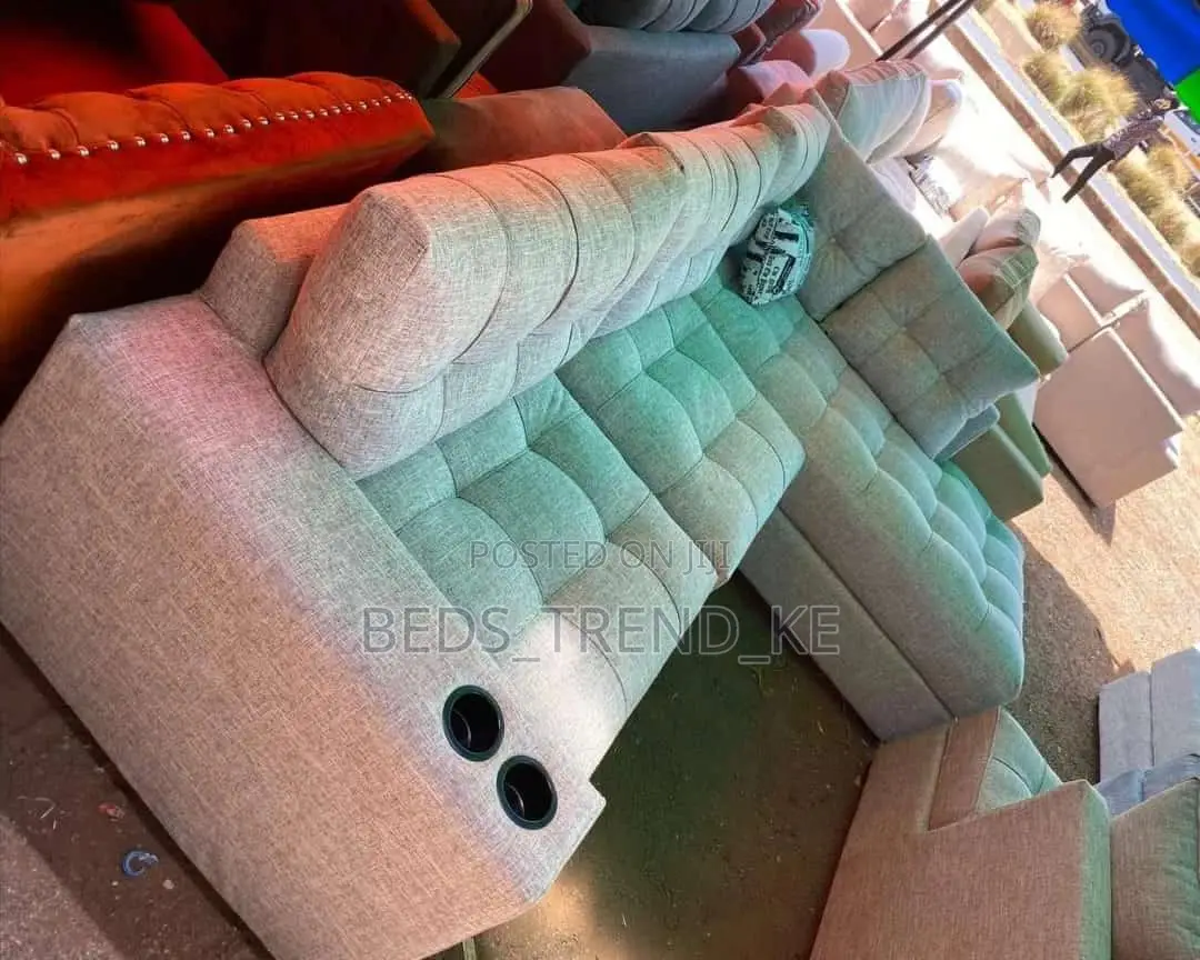 Inviting 6 Seater Chester L Seat With Cupholders