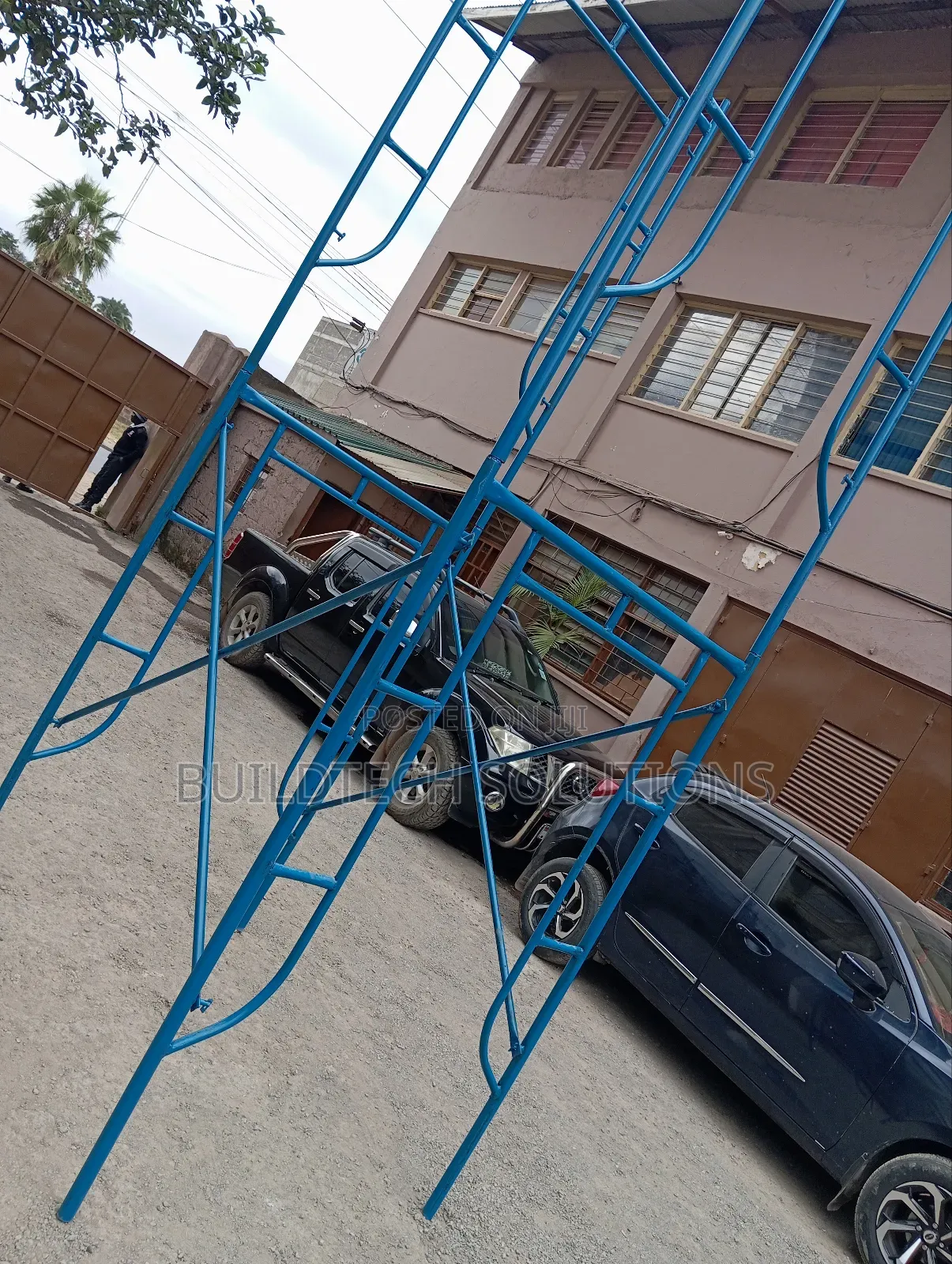 Used in Construction Scaffold Ladders.
