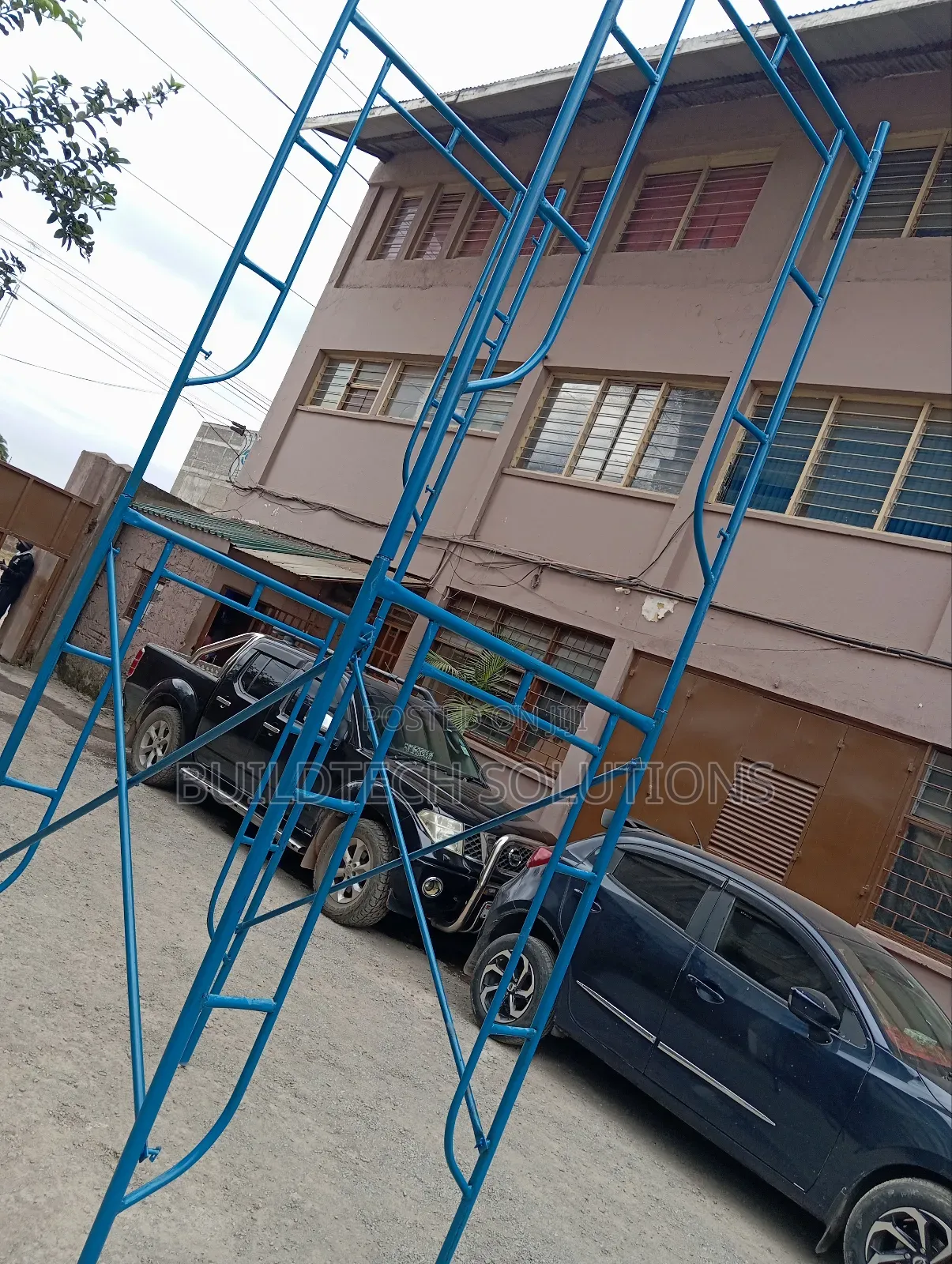 Used in Construction Scaffold Ladders.